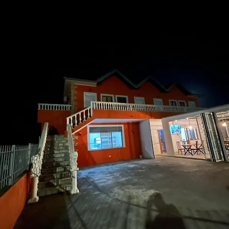 Zefi Grill House * Лежа